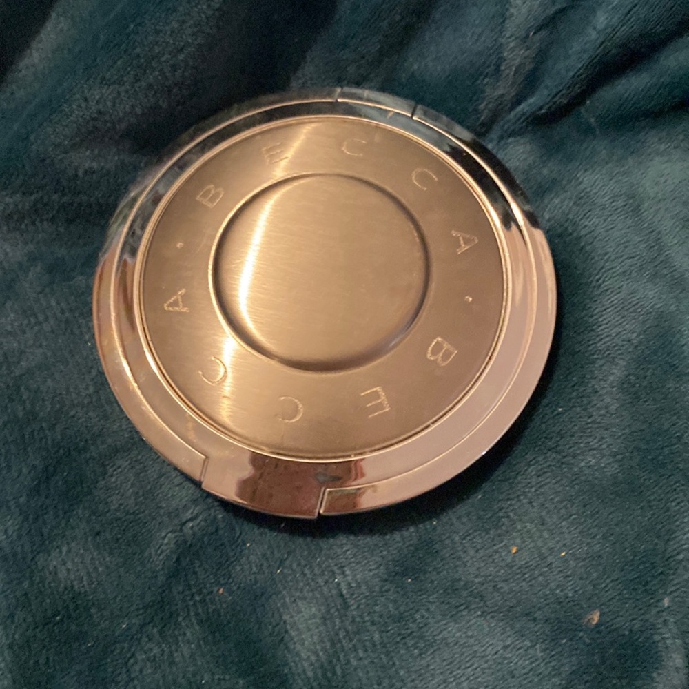 Becca Cosmetics Berlin Girl Glow highlighter